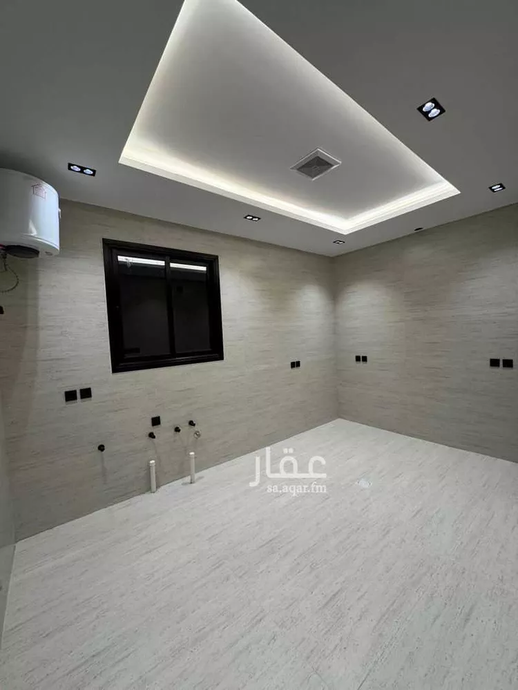 Floor for Sale in Riyadh Al Janadriyah 7