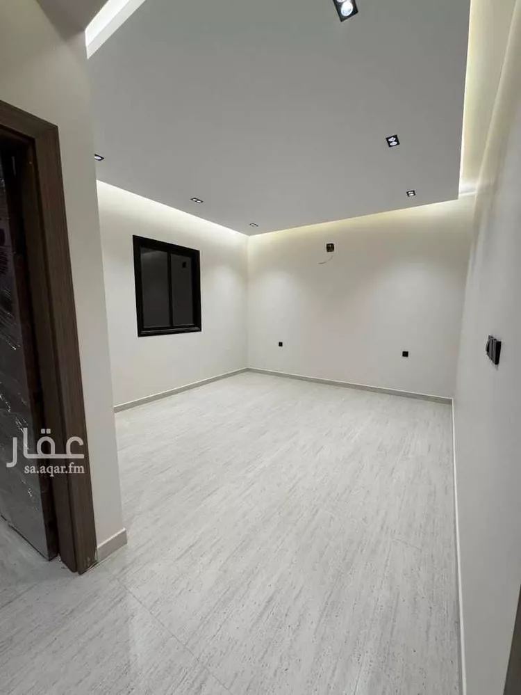 Floor for Sale in Riyadh Al Janadriyah 10
