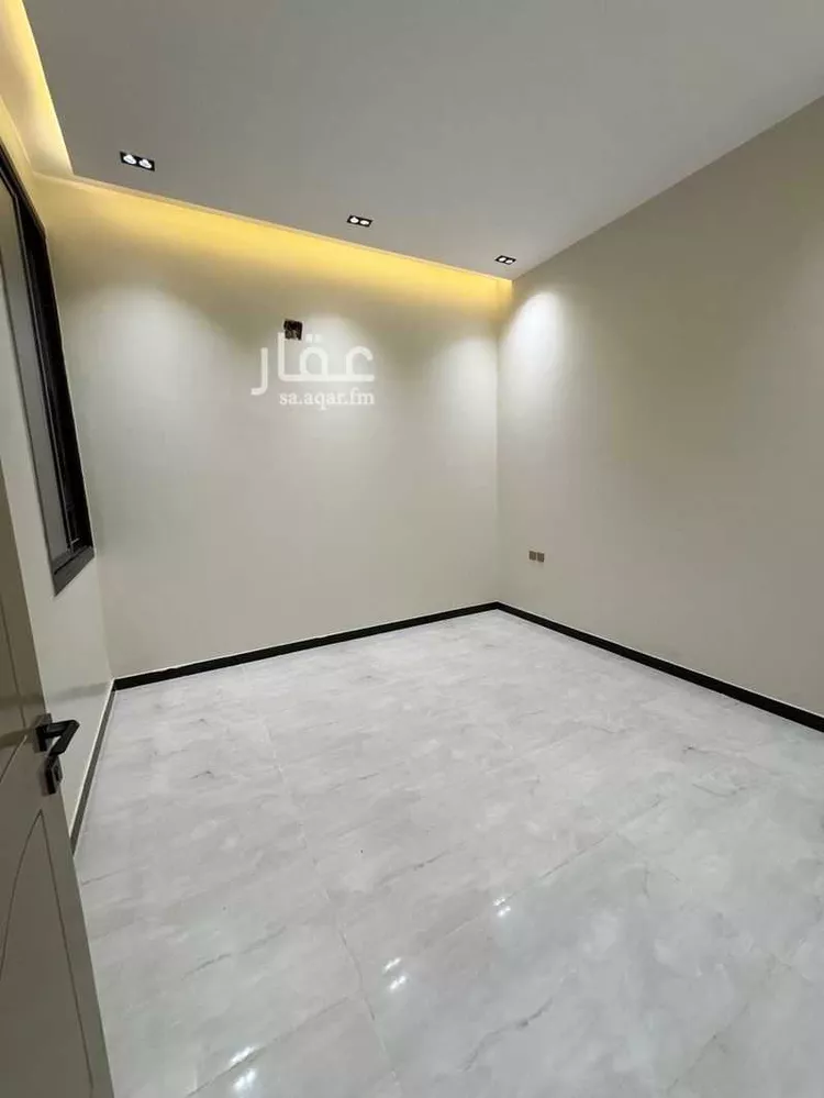 Floor for Sale in Riyadh Al Janadriyah 9