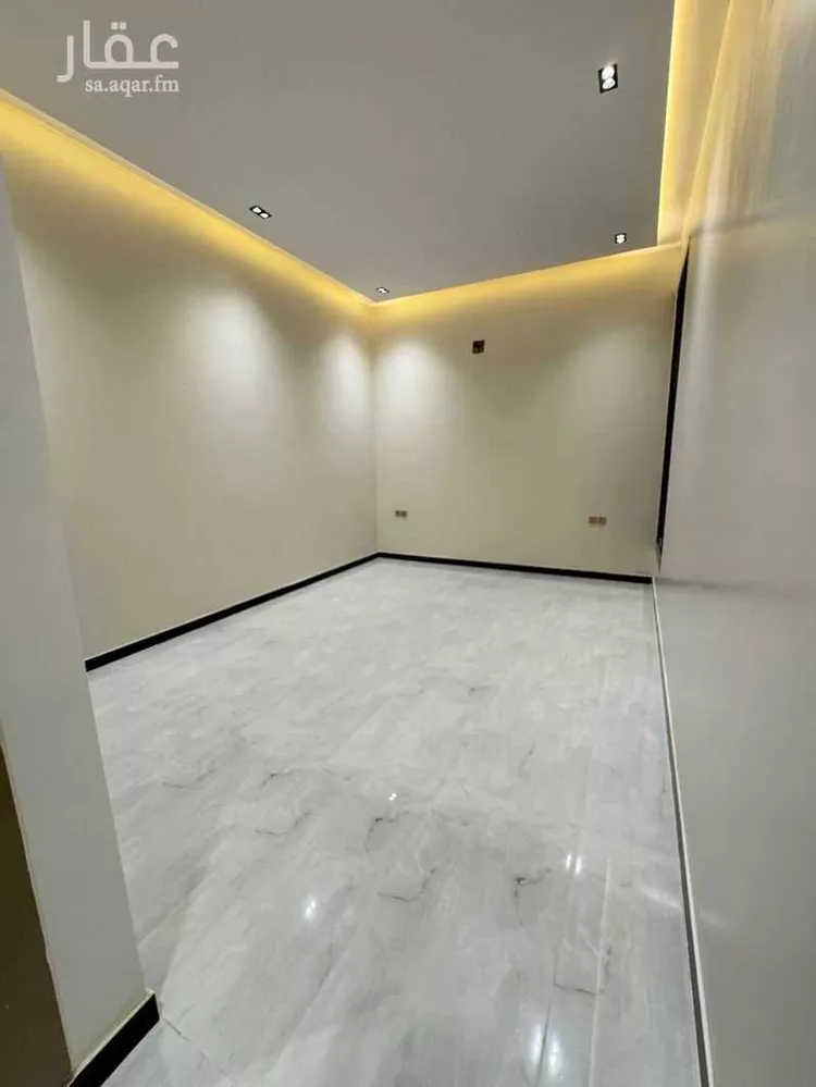Floor for Sale in Riyadh Al Janadriyah 13