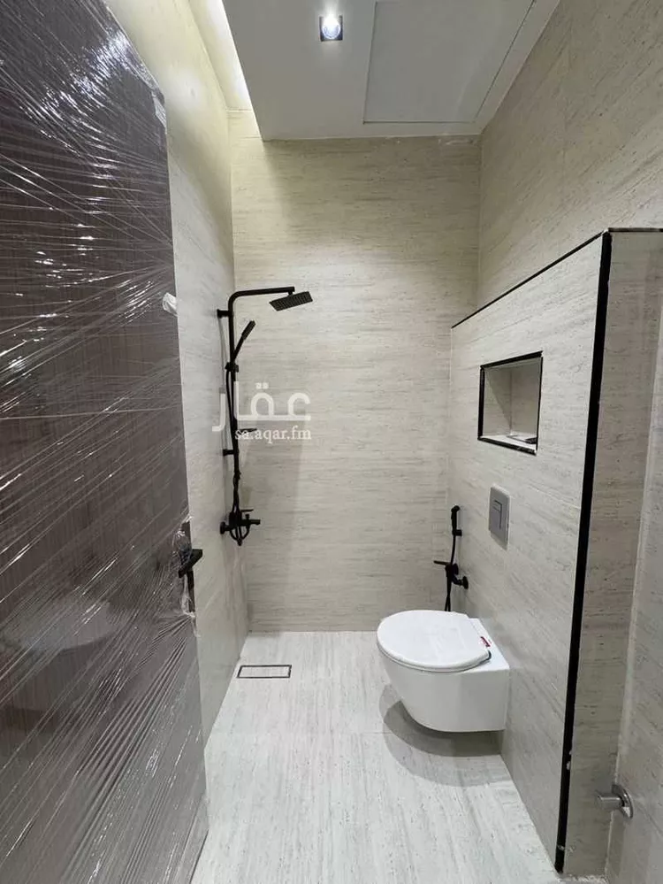 Floor for Sale in Riyadh Al Janadriyah 12