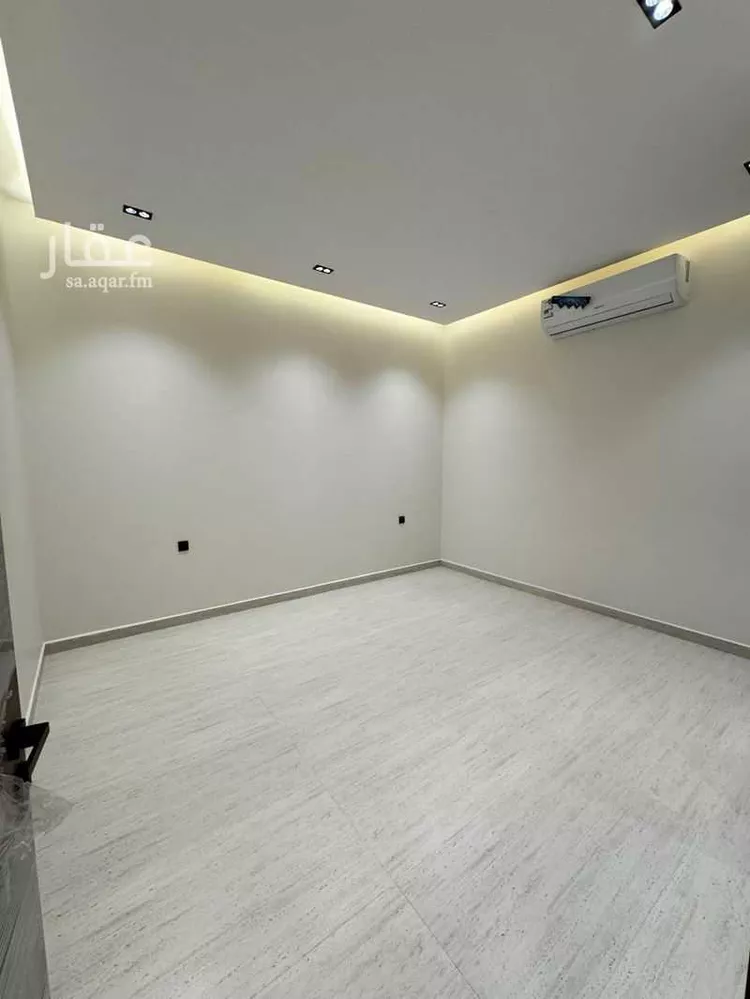 Floor for Sale in Riyadh Al Janadriyah 14
