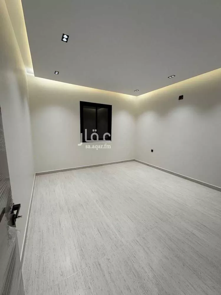 Floor for Sale in Riyadh Al Janadriyah 12