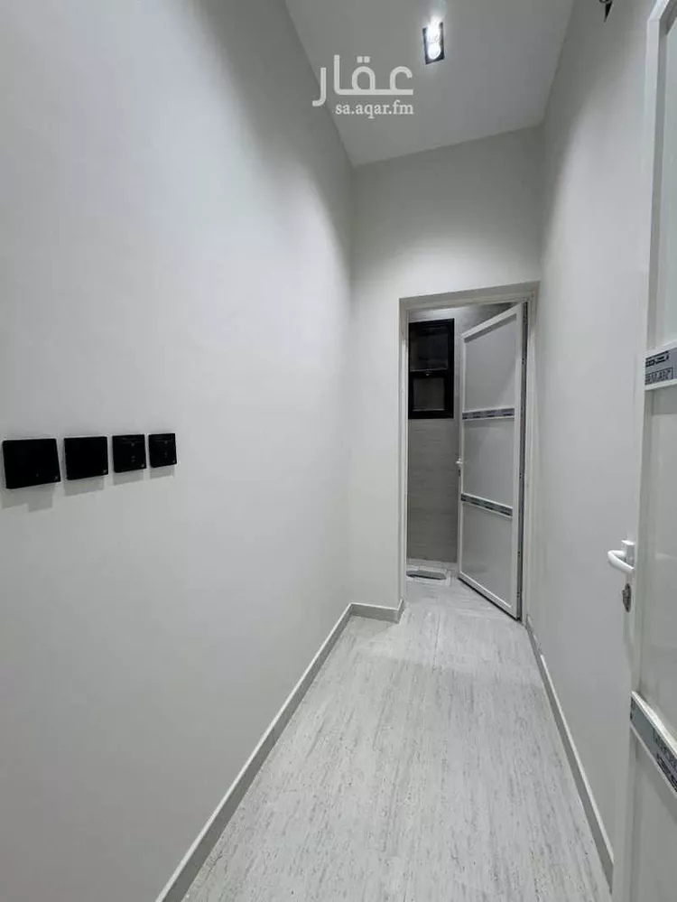 Floor for Sale in Riyadh Al Janadriyah 10