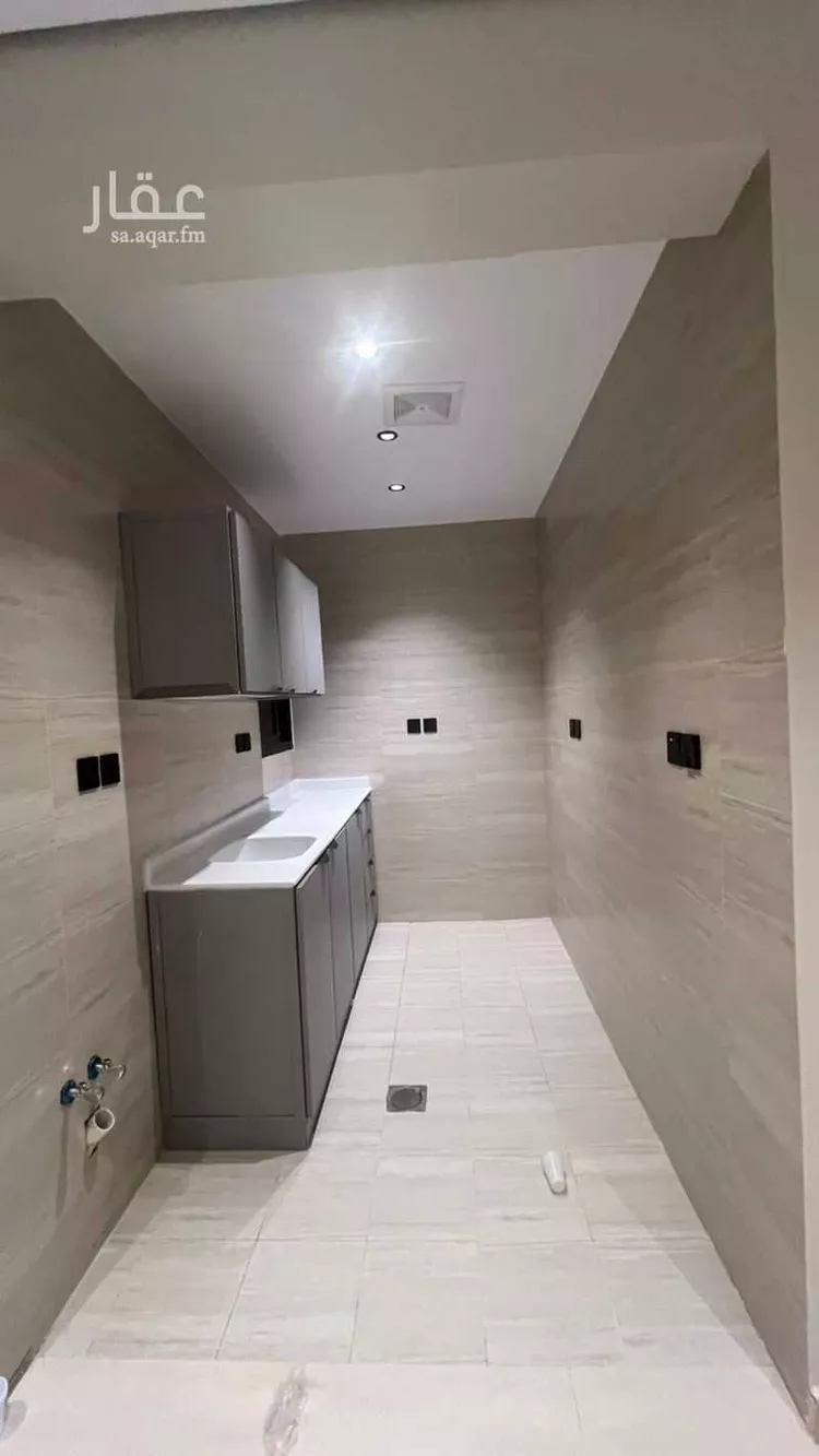 عمارة للبيع في شارع الحيال, حي المعذر, مدينة الرياض, منطقة الرياض 8