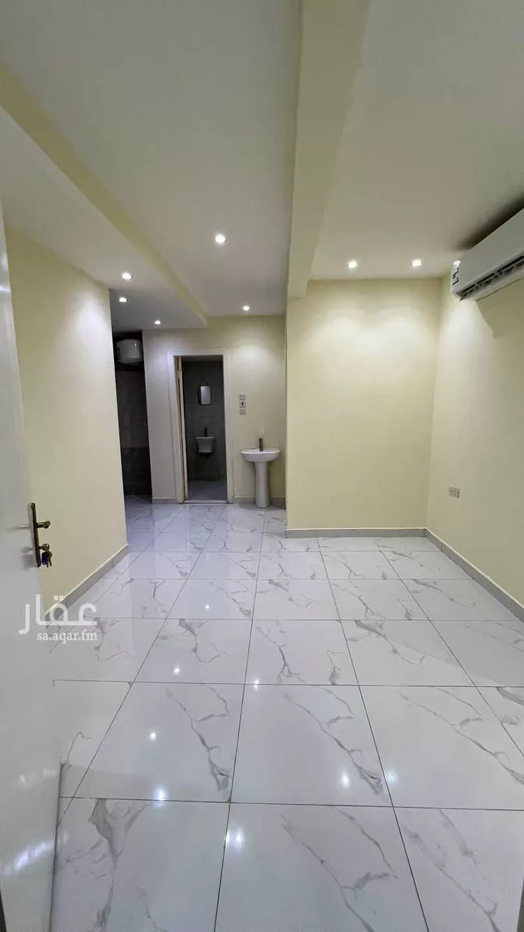 شقة للإيجار في شارع الخليف, حي المعذر, مدينة الرياض, منطقة الرياض 1 صورة