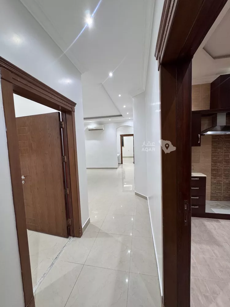 Floor for Rent in Riyadh Al Yasmin 4