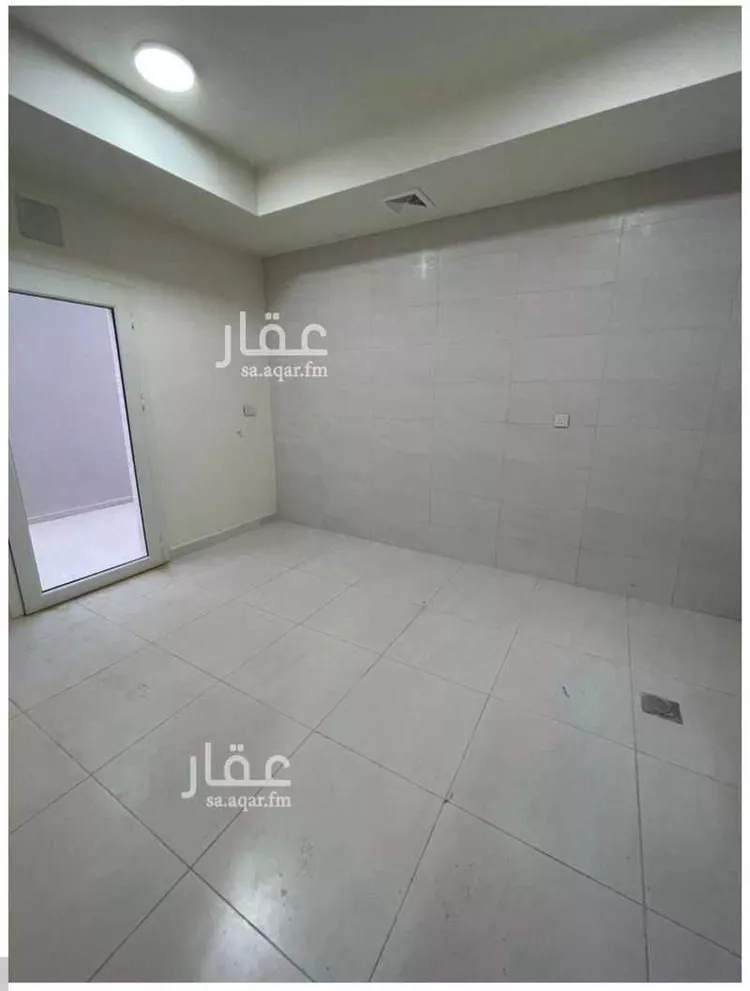 فيلا للإيجار في شارع 2119332, حي مطار الملك خالد الدولي, مدينة الرياض, منطقة الرياض 14