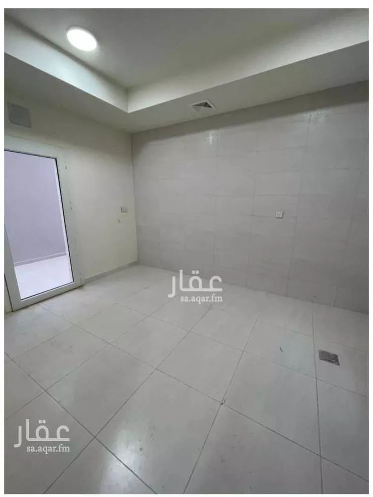 فيلا للإيجار في شارع 2119332, حي مطار الملك خالد الدولي, مدينة الرياض, منطقة الرياض 15