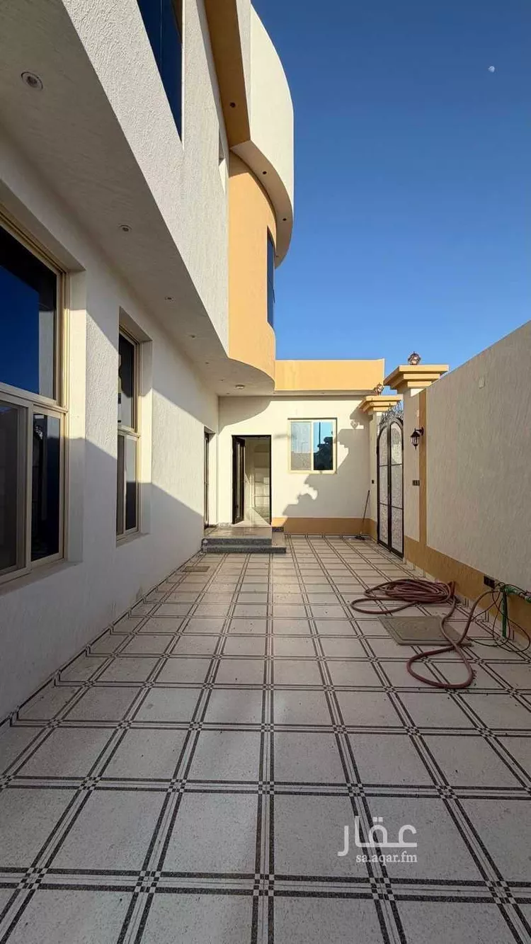 فيلا للبيع في شارع الارقم ابن عبدالله الحارث ، حي الشقة ، بريدة ، بريدة صورة 2