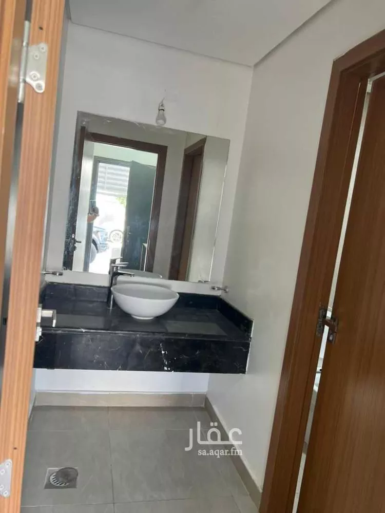 فيلا للبيع في شارع البرهان بن ايوب, حي مطار الملك خالد الدولي, مدينة الرياض, منطقة الرياض صورة 3