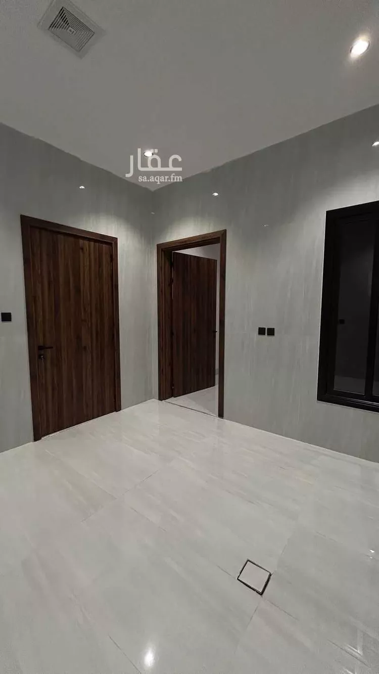 Floor for Sale in Riyadh Al Janadriyah 14