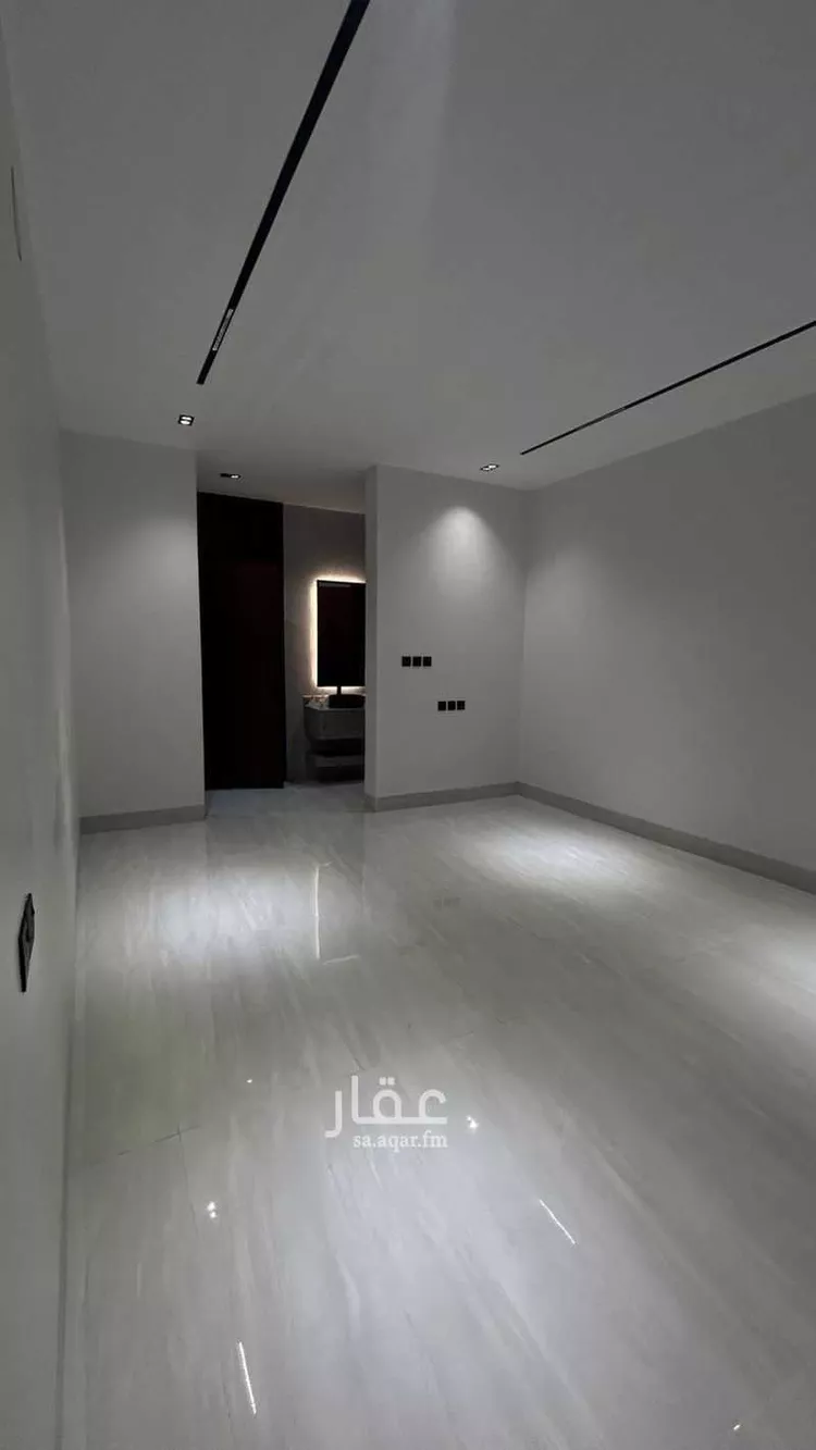 Floor for Sale in Riyadh Al Janadriyah 11