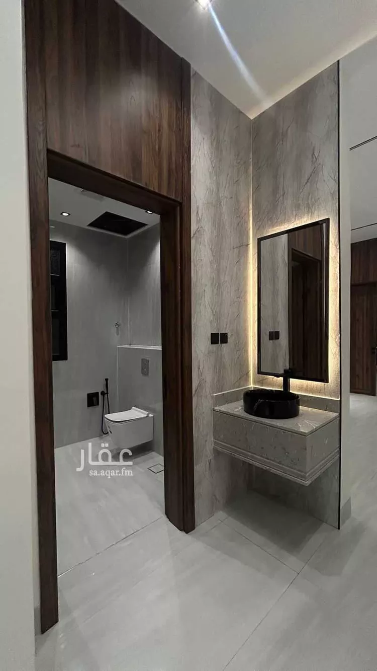 Floor for Sale in Riyadh Al Janadriyah 10