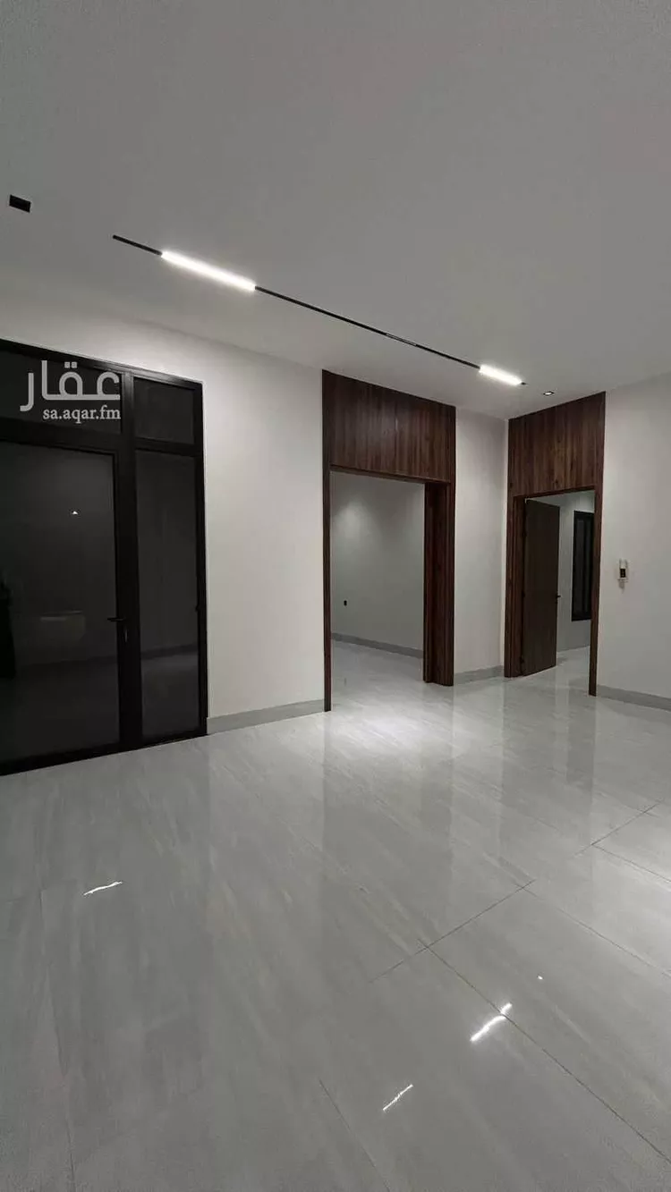 Floor for Sale in Riyadh Al Janadriyah 12