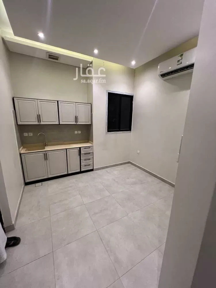 Building for Rent in Riyadh Umm Al Hamam Al Sharqi