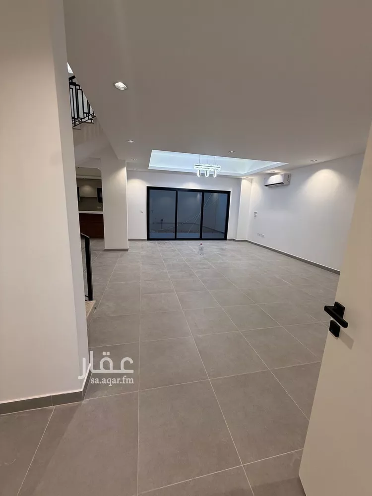 فيلا للإيجار في شارع 977, حي النرجس, مدينة الرياض, منطقة الرياض صورة 2