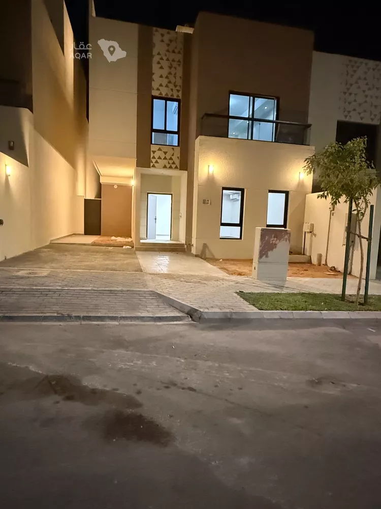فيلا للإيجار في شارع 983, حي النرجس, مدينة الرياض, منطقة الرياض صورة 2