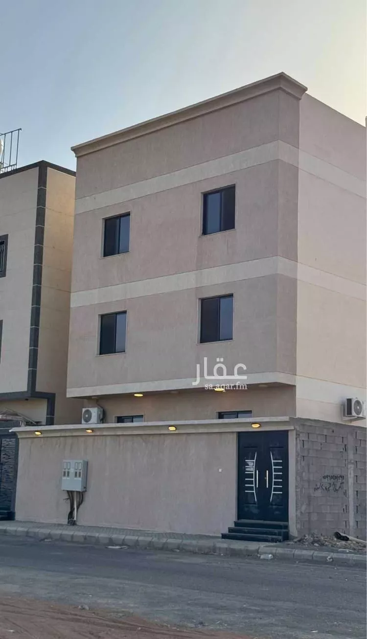 Building for Sale in Medina Al Gharra