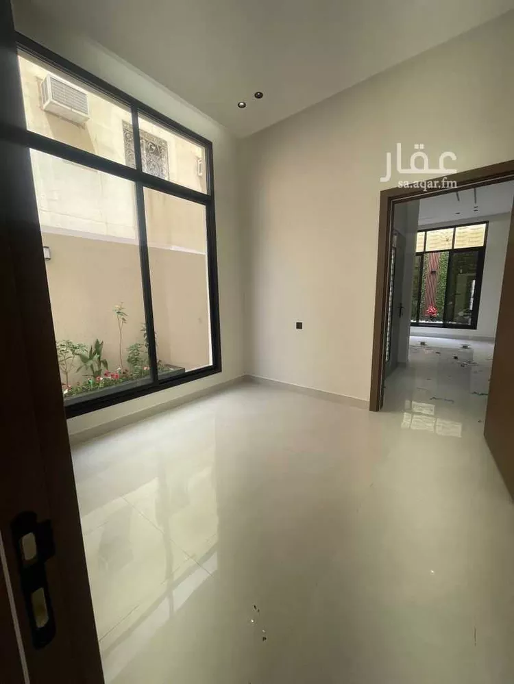 فيلا للبيع في شارع عقبة بن كعب, حي العريجاء الغربي, مدينة الرياض, منطقة الرياض 11