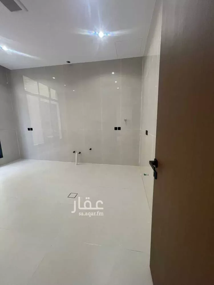 فيلا للبيع في شارع عقبة بن كعب, حي العريجاء الغربي, مدينة الرياض, منطقة الرياض 7