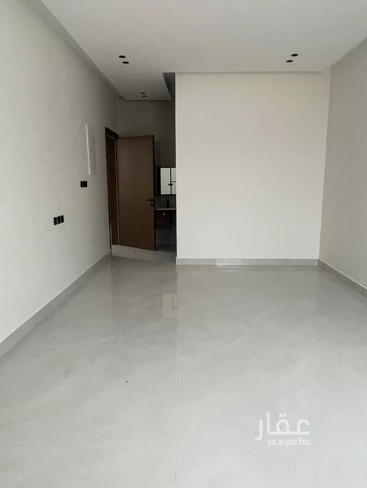 فيلا للبيع في شارع عقبة بن كعب, حي العريجاء الغربي, مدينة الرياض, منطقة الرياض صورة 5