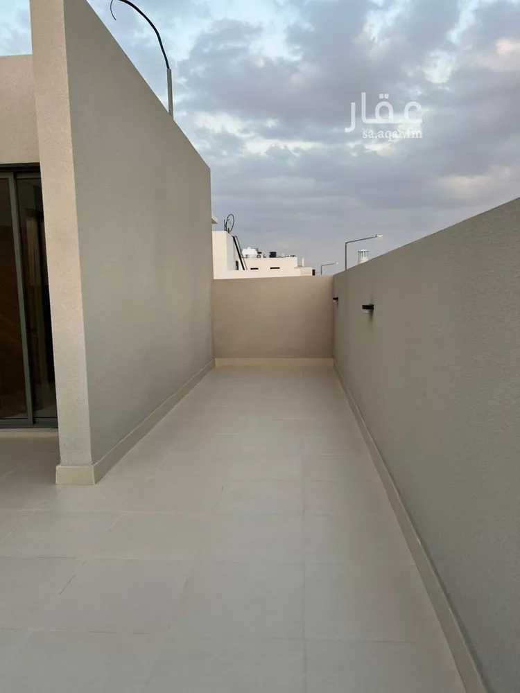 فيلا للبيع في شارع مسلم بن عبيدالله, حي العارض, مدينة الرياض, منطقة الرياض صورة 3