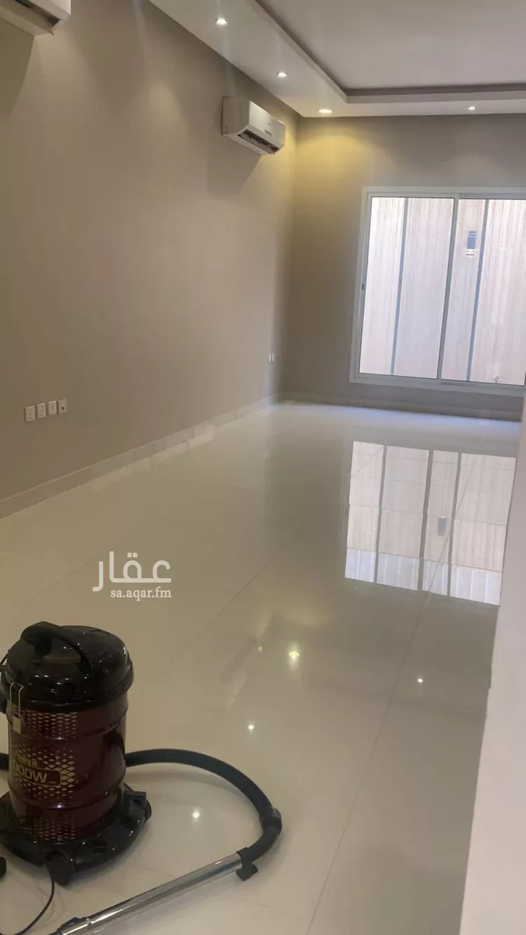 فيلا للإيجار في شارع عمر الهواري, حي القيروان, مدينة الرياض, منطقة الرياض