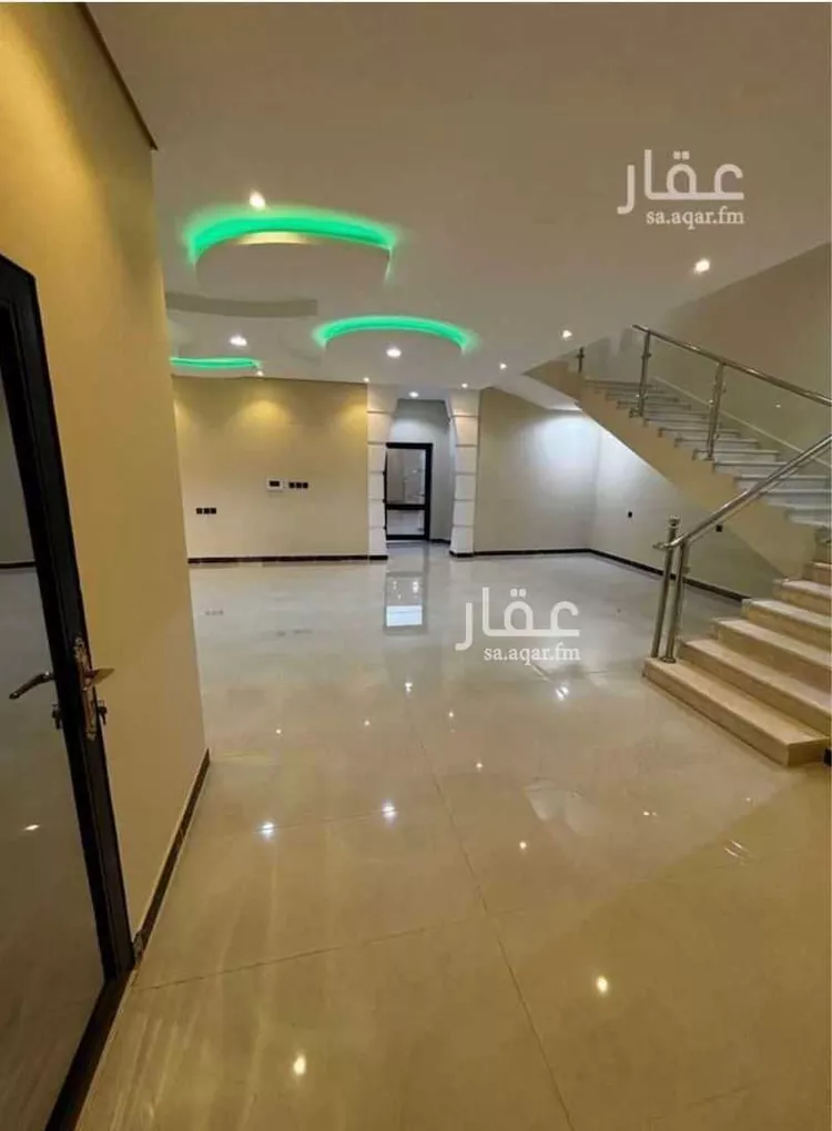 فيلا للبيع في شارع اياس ابن قتادة, حي الاناهي, مدينة المدينة المنورة, منطقة المدينة المنورة