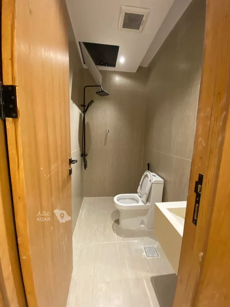 Floor for Rent in Riyadh Az Zahrah 12