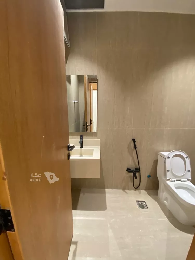 Floor for Rent in Riyadh Az Zahrah 9