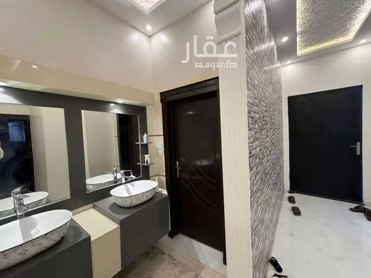 فيلا للبيع في شارع منصور الكازروني, حي طويق, مدينة الرياض, منطقة الرياض صورة 2