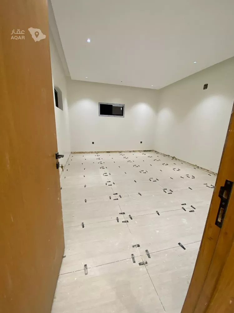 Floor for Rent in Riyadh Az Zahrah 11