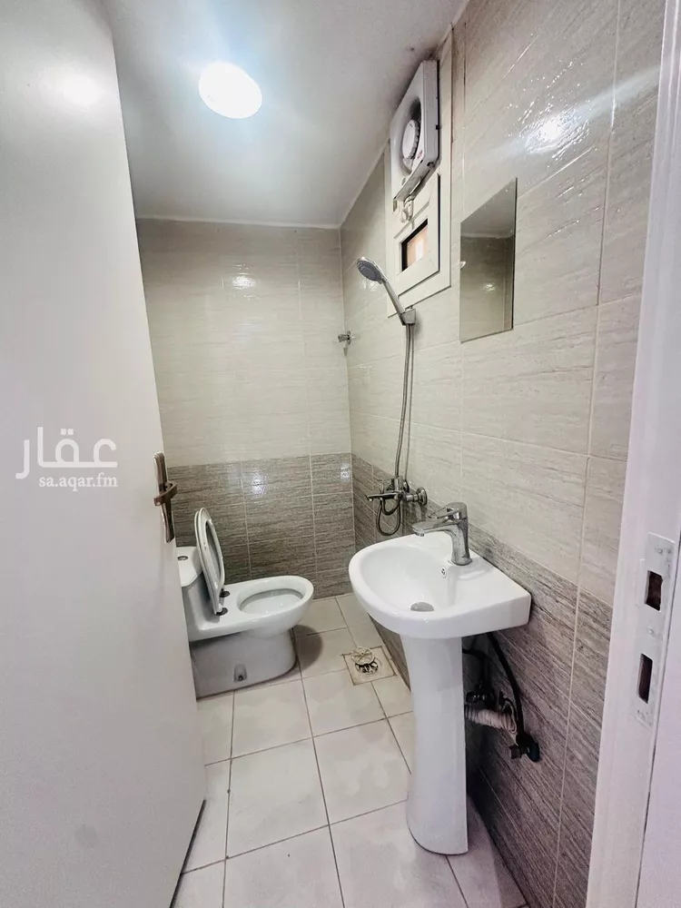 شقة للإيجار في صورة 5