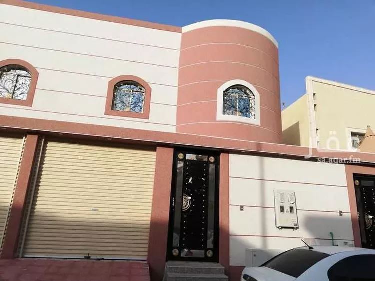 فيلا للبيع في شارع البطريق, حي الدار البيضاء, مدينة الرياض, منطقة الرياض 1 صورة