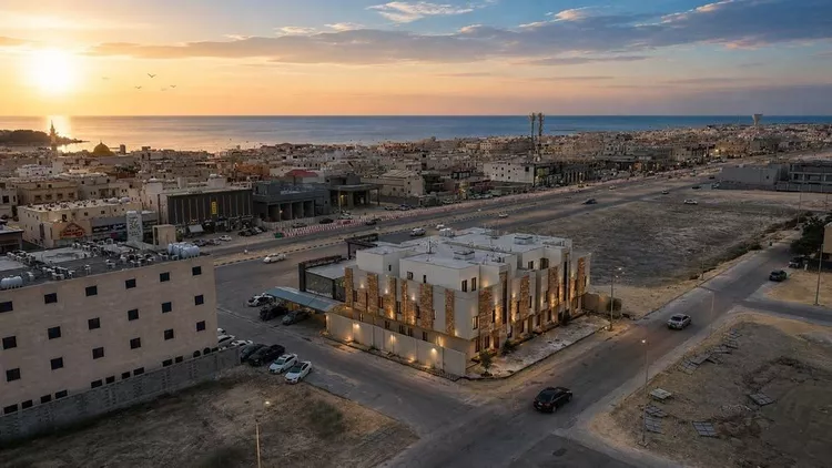 شقة للبيع في شارع 16ا, حي الصواري, مدينة الخبر, المنطقة الشرقية صورة 3
