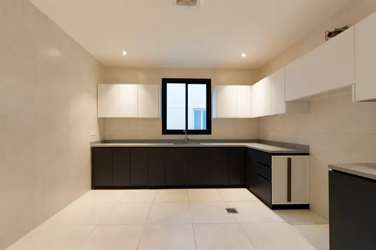 Apartment for Sale in Dammam Ash Shulah 13