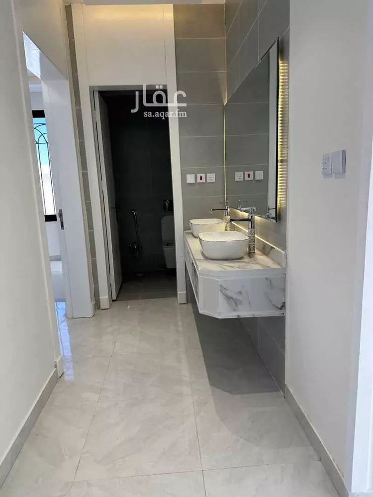 Floor for Sale in Khamis Mushait Ar Rabie 7