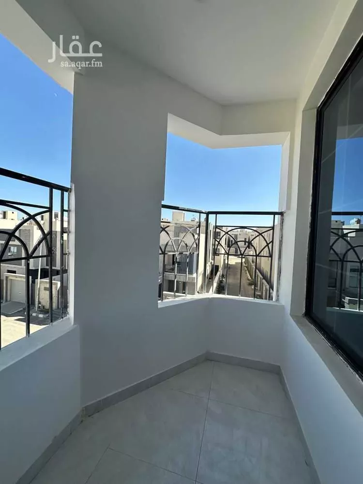 Floor for Sale in Khamis Mushait Ar Rabie 14