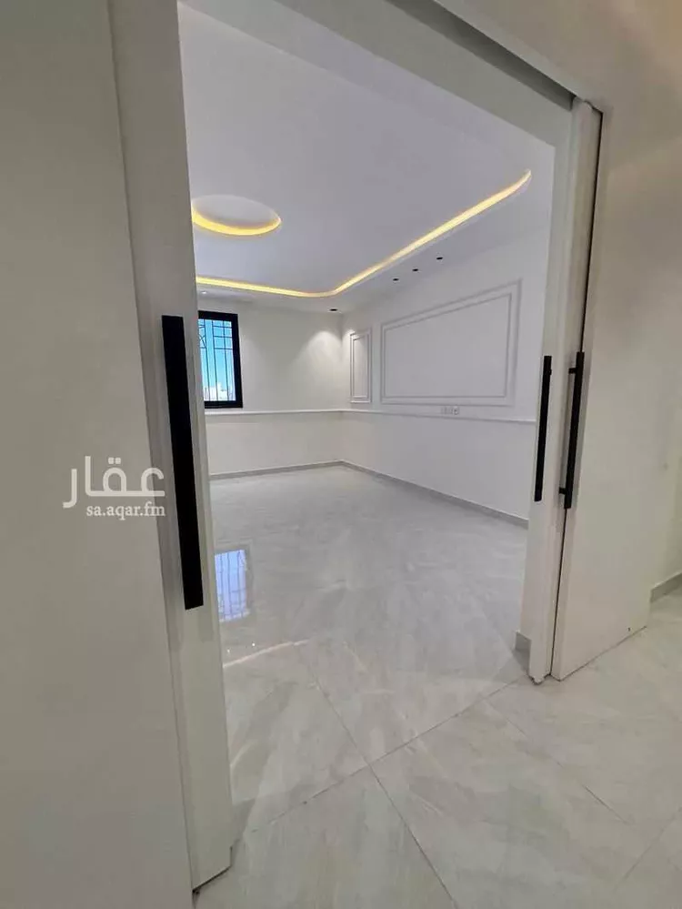 Floor for Sale in Khamis Mushait Ar Rabie 15