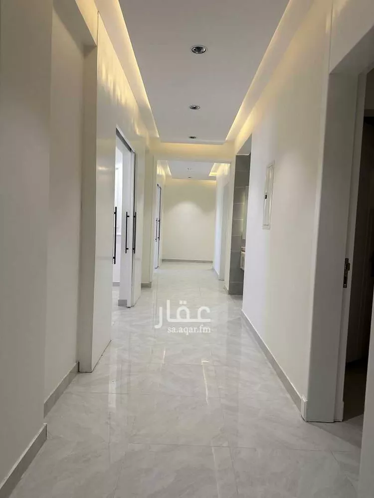 Floor for Sale in Khamis Mushait Ar Rabie 21