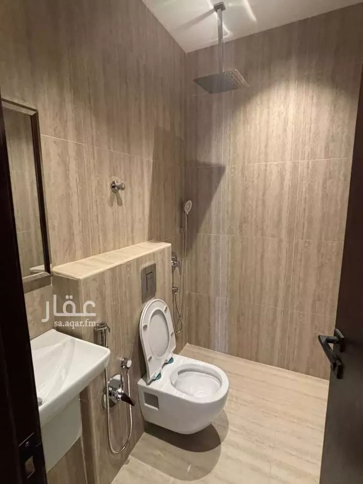 Floor for Sale in Riyadh Al Arid 10