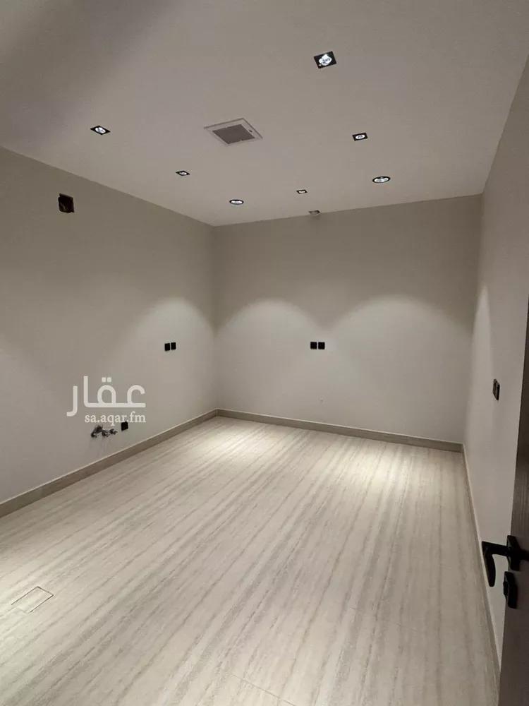 دور للبيع في شارع محمد بن بشر, حي العارض, مدينة الرياض, منطقة الرياض صورة 3