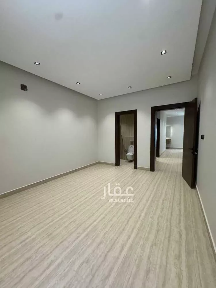 Floor for Sale in Riyadh Al Arid 8