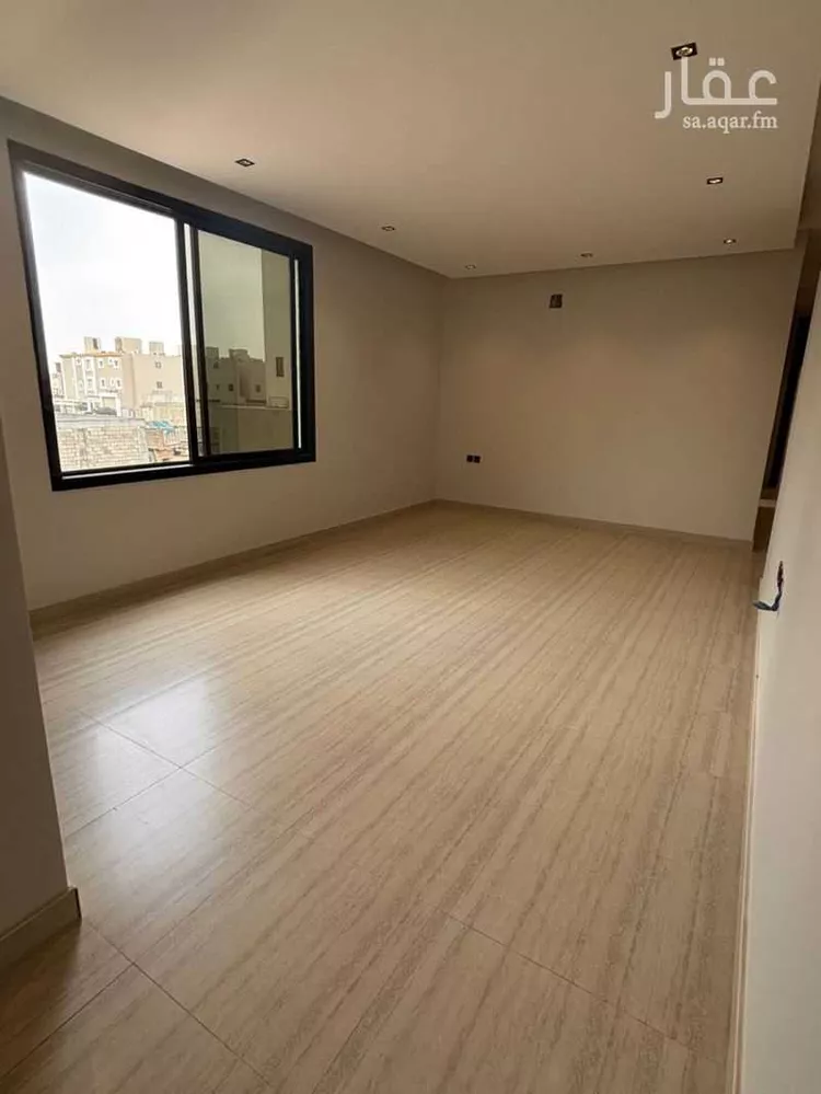 Floor for Sale in Riyadh Al Arid 7