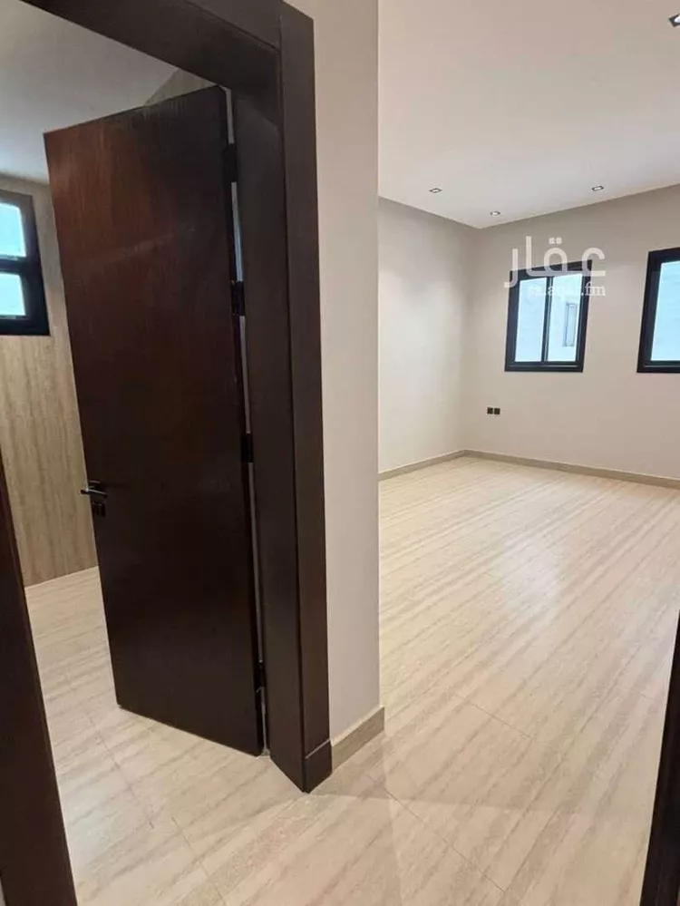Floor for Sale in Riyadh Al Arid 11