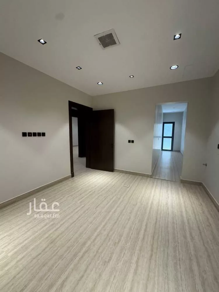 Floor for Sale in Riyadh Al Arid 13