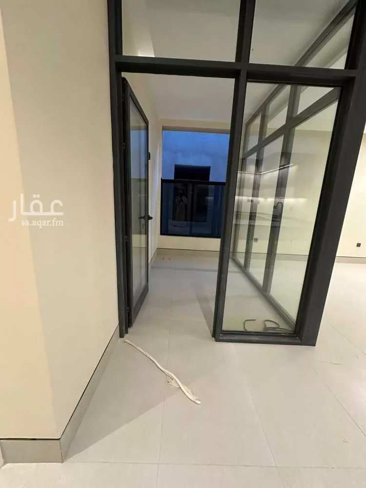 دور للبيع في شارع ابن اللبان, حي الملك فهد, مدينة الرياض, منطقة الرياض 10