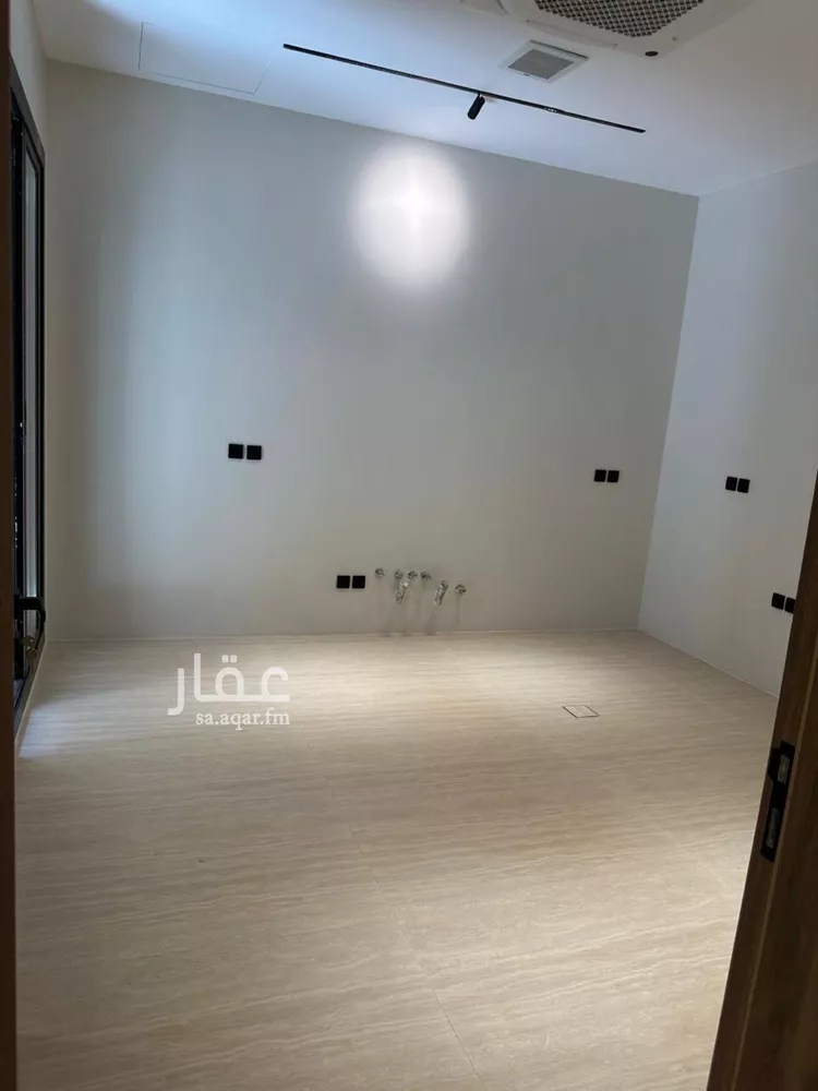 Floor for Sale in Riyadh Al Qirawan 10