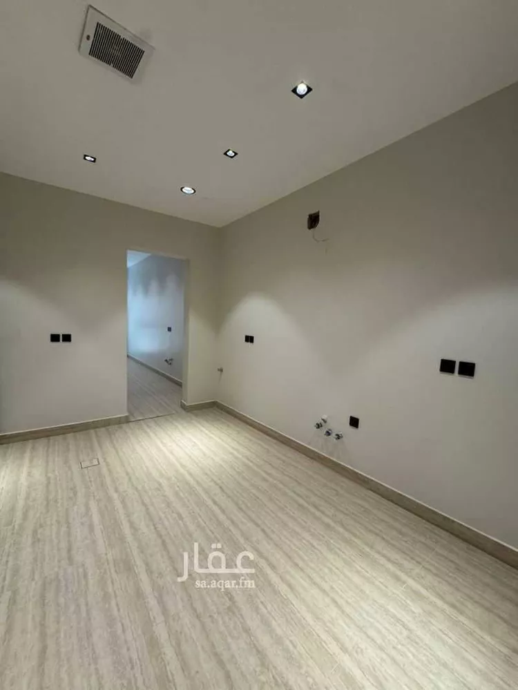 Floor for Sale in Riyadh Al Arid 11